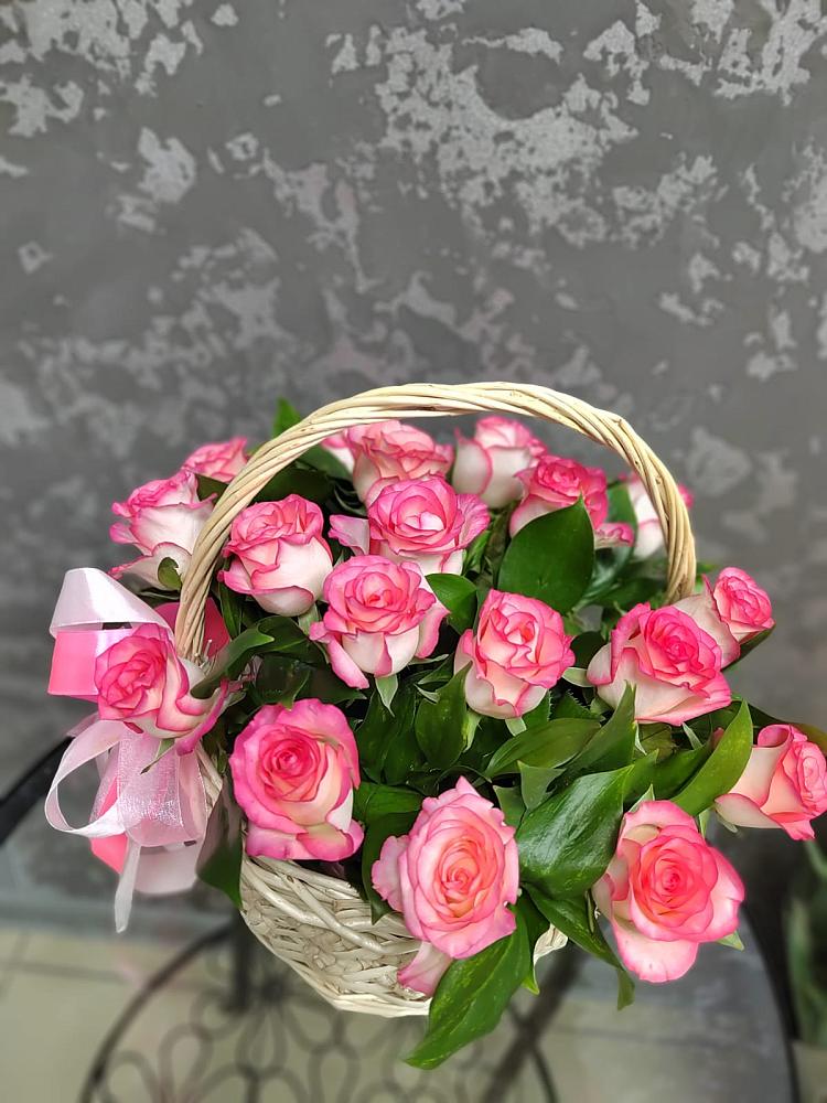 Цветочная композиция из Розы в корзине в Туймазы