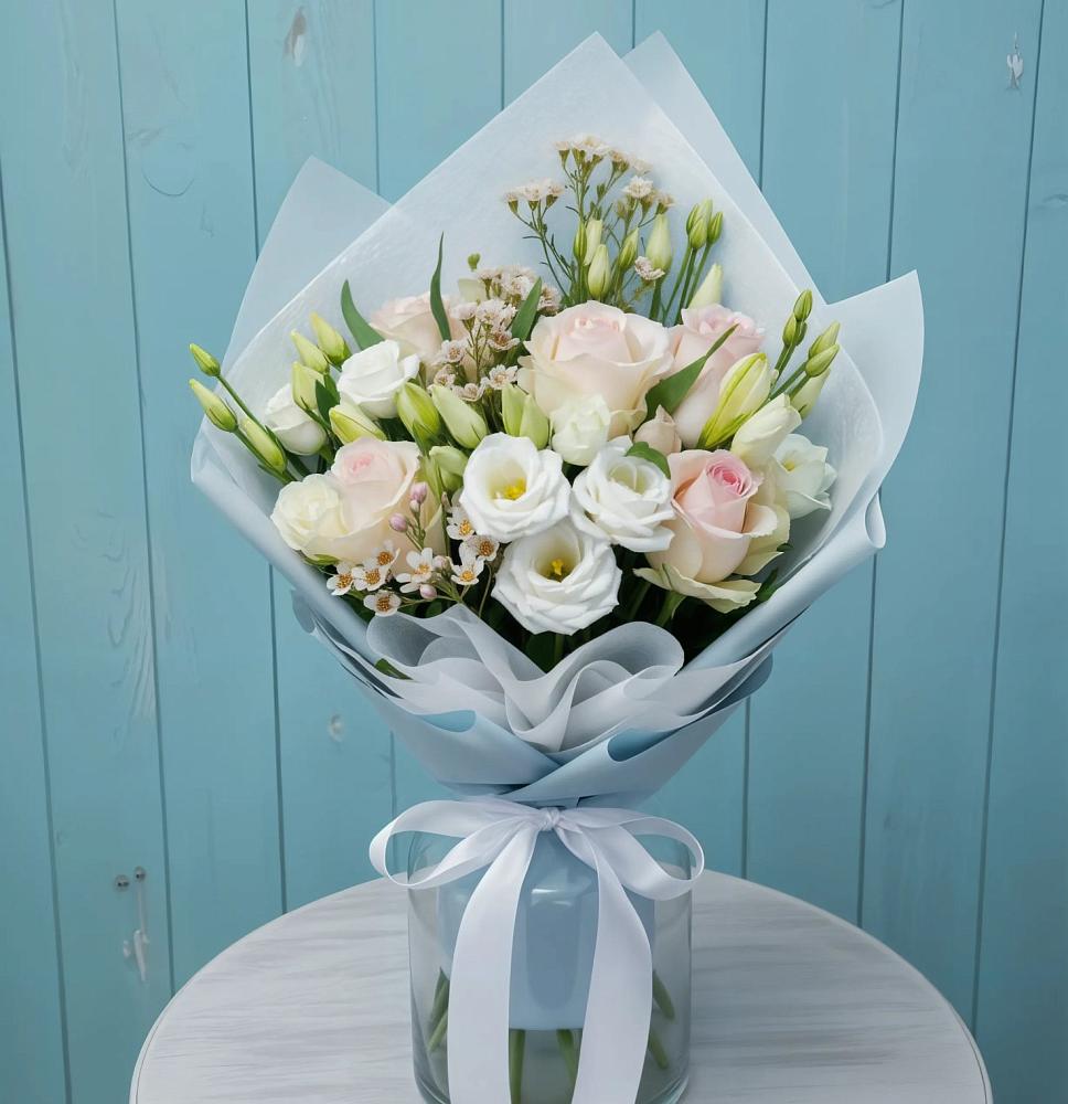 Букет цветов из: Розы и Лизиантусы в Туймазы