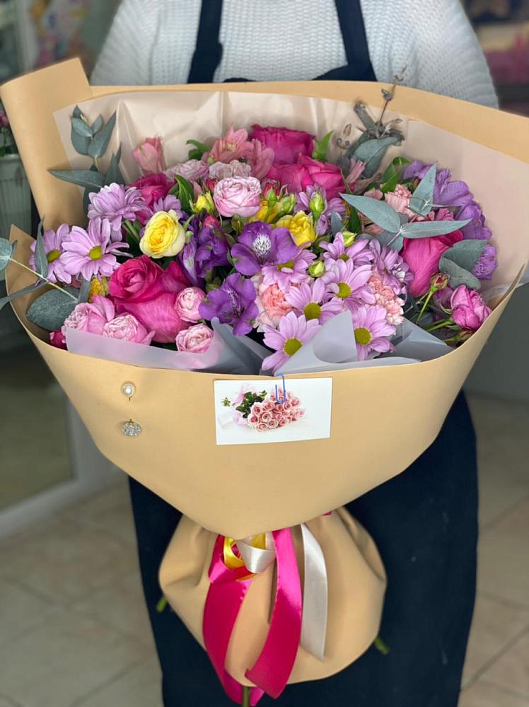 Букет цветов из: Хризантемы, Гвоздики и Альстромерии в Туймазы