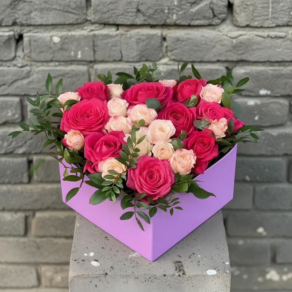 Цветочная композиция из Розы в коробке в Туймазы