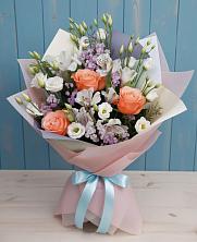 Букет цветов из:  Лизиантусы, Розы, Альстромерии и Гипсофила в Туймазы