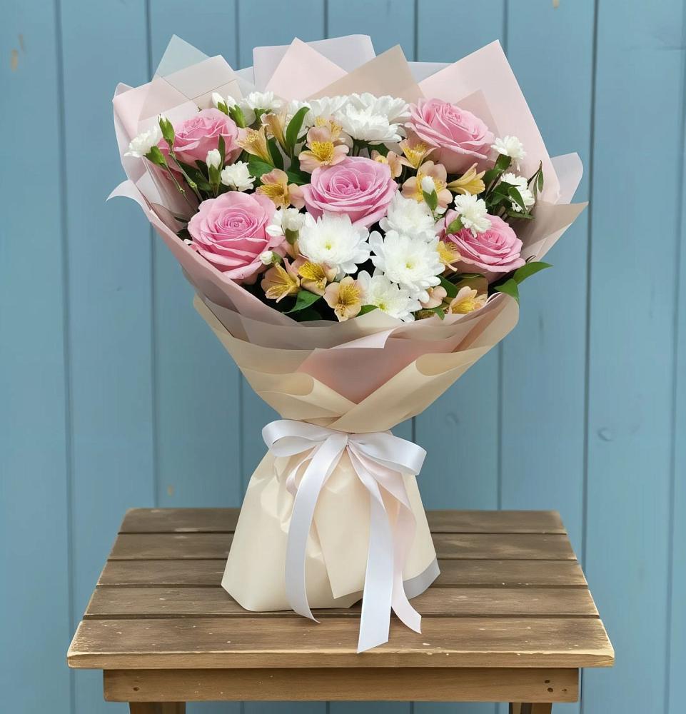 Букет цветов из: Гвоздики, Орхидеи и Розы в Туймазы