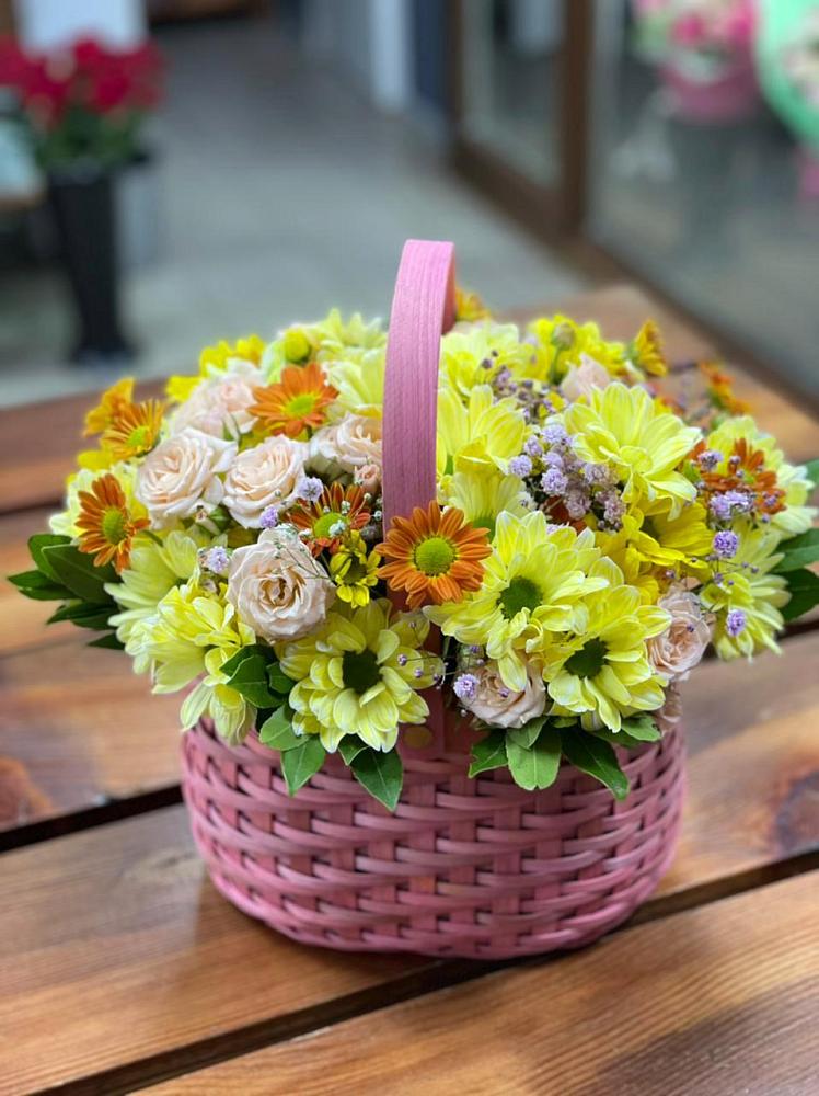 Цветочная композиция из Хризантемы и Розы в корзине в Туймазы