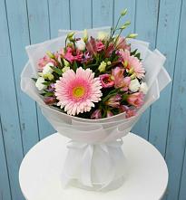 Букет цветов из:  Герберы, Альстромерии и Лизиантусы в Туймазы