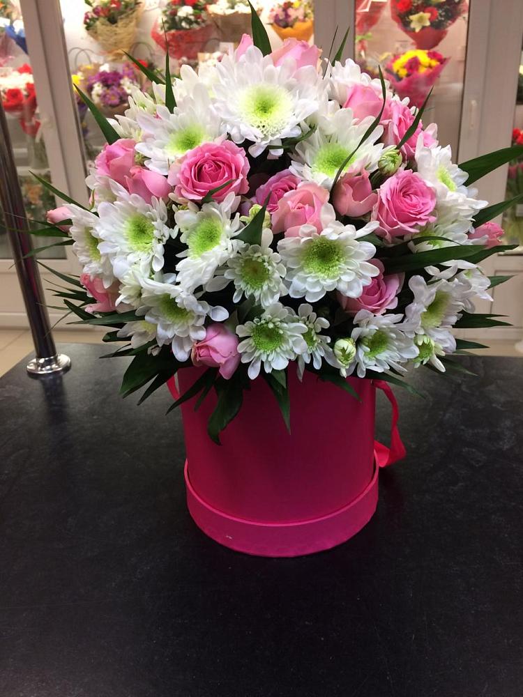 Цветочная композиция из Розы и Хризантемы в шляпной коробке в Туймазы