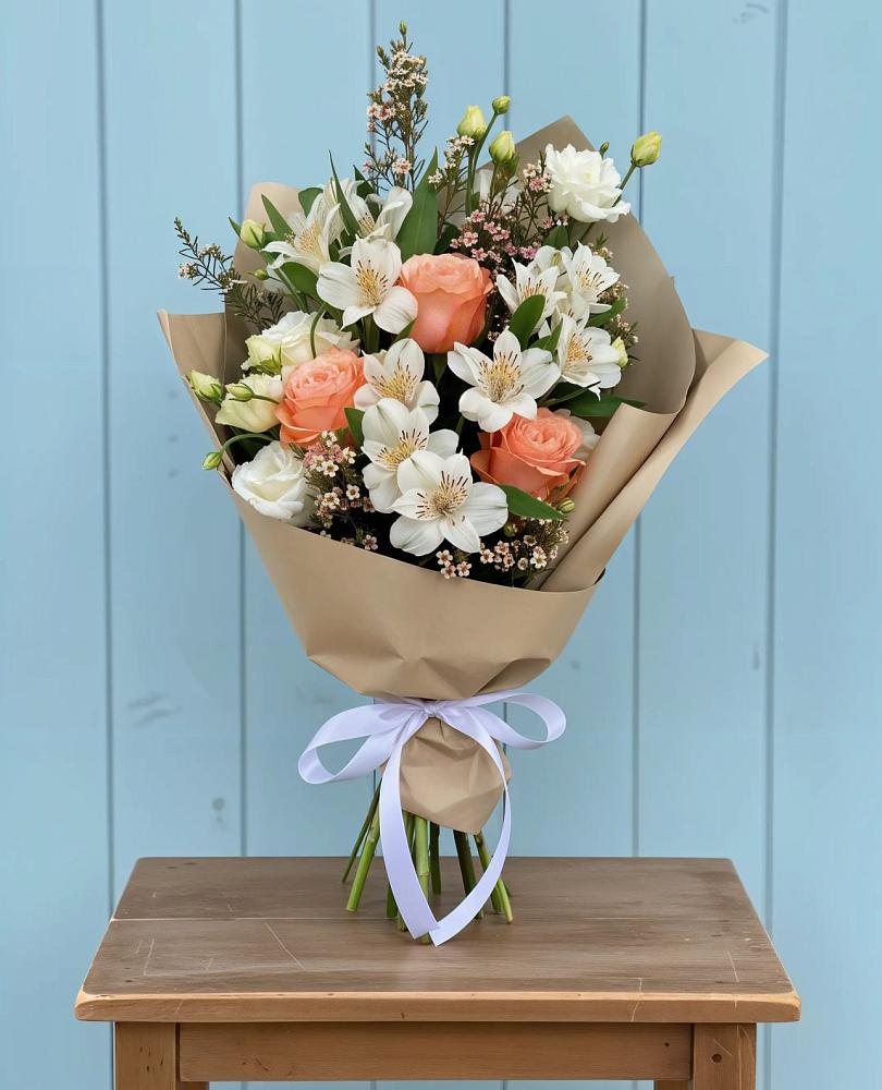 Букет цветов из: Альстромерии, Лизиантусы, Розы и Хризантемы в Туймазы